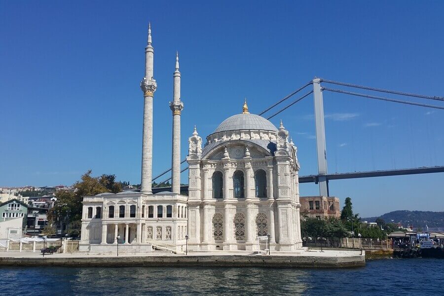 Ortaköy Camii