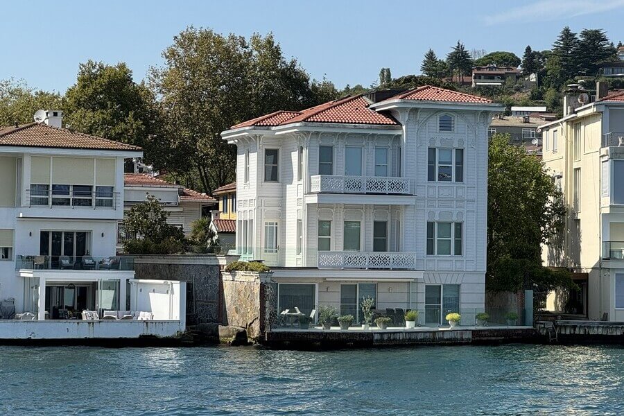 Madenci Arif Bey Yalısı