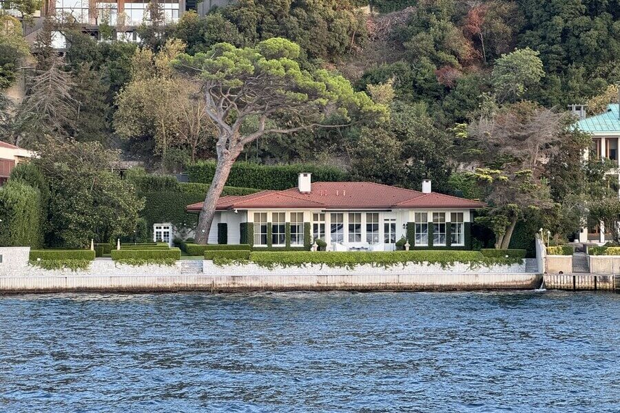 Prenses İkbal Moneim Yalısı